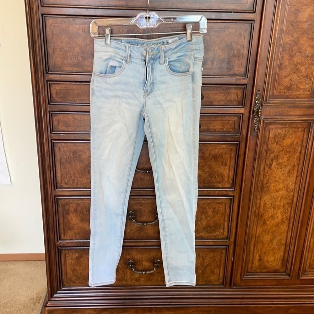 AMERICAN Eagle Outfitter light wash jeggings